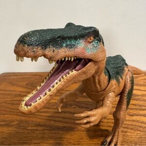 Mattel Jurassic World Epic Attack Baryonyx Action Figure Chomp Back Sound Lights